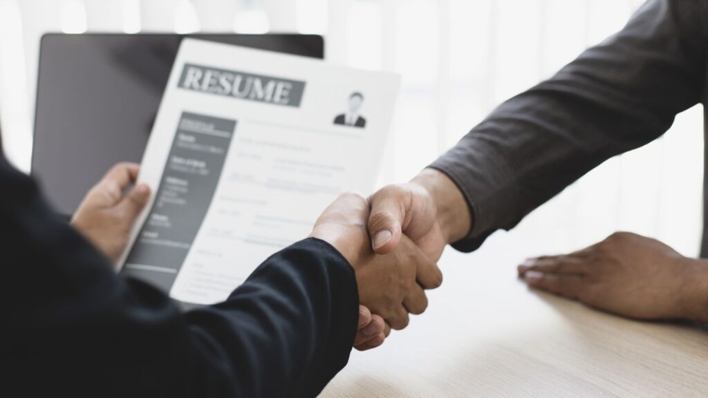 Crafting the Perfect Groundskeeper Resume Header