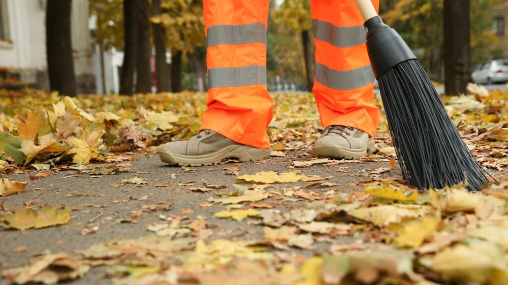 What Are the Responsibilities of Groundskeeper in an Apartment?